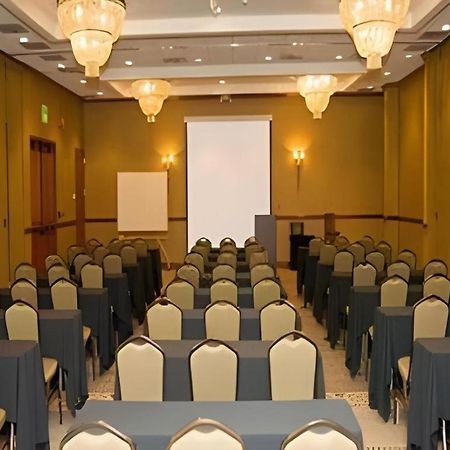 Garden Plaza Hotel Saddle Brook Extérieur photo