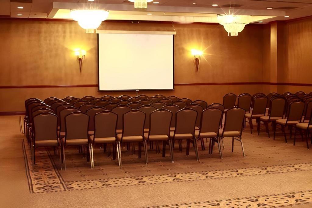 Garden Plaza Hotel Saddle Brook Extérieur photo