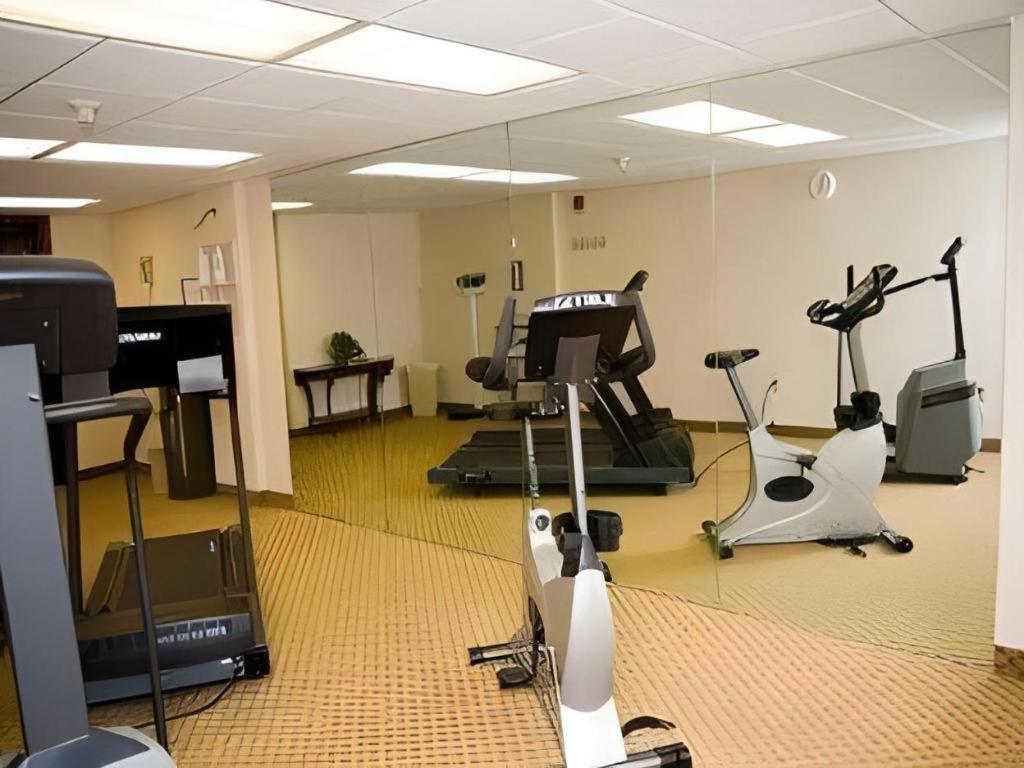 Garden Plaza Hotel Saddle Brook Extérieur photo