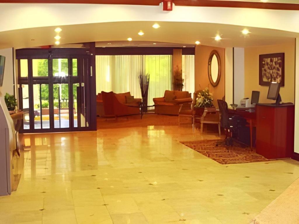 Garden Plaza Hotel Saddle Brook Extérieur photo