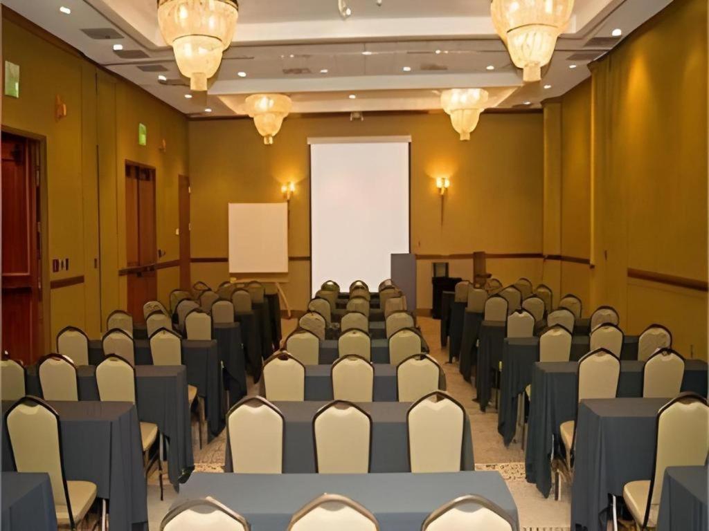 Garden Plaza Hotel Saddle Brook Extérieur photo