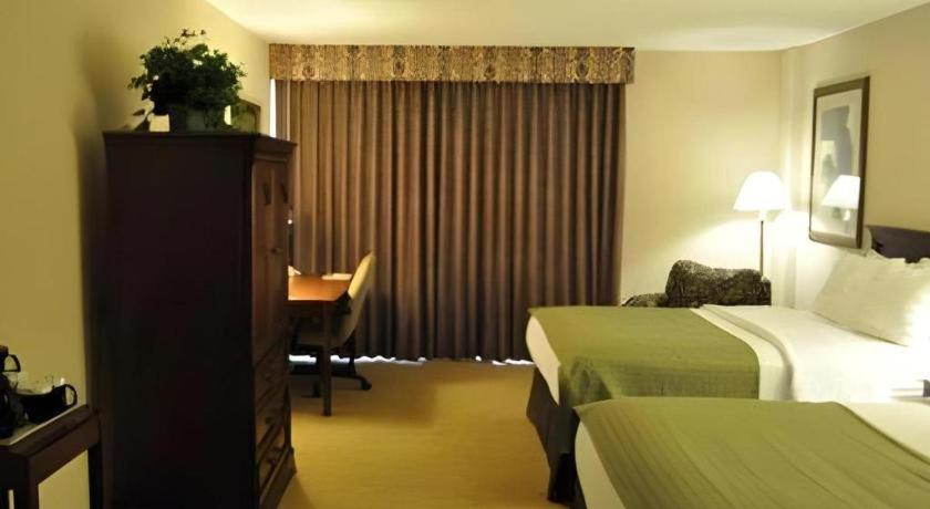 Garden Plaza Hotel Saddle Brook Extérieur photo