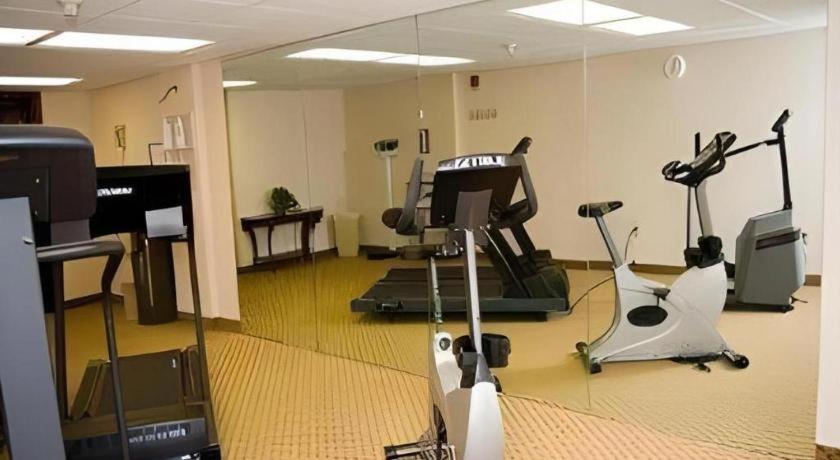 Garden Plaza Hotel Saddle Brook Extérieur photo