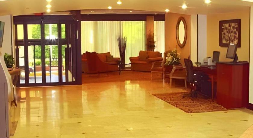Garden Plaza Hotel Saddle Brook Extérieur photo