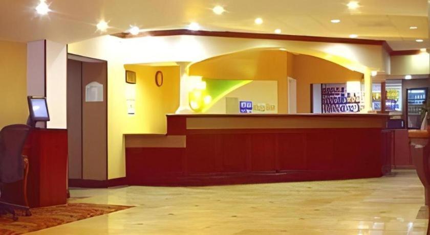 Garden Plaza Hotel Saddle Brook Extérieur photo