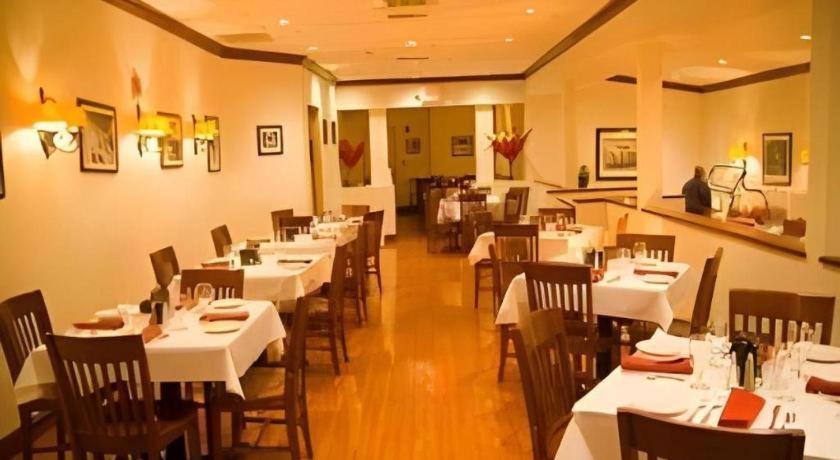 Garden Plaza Hotel Saddle Brook Extérieur photo