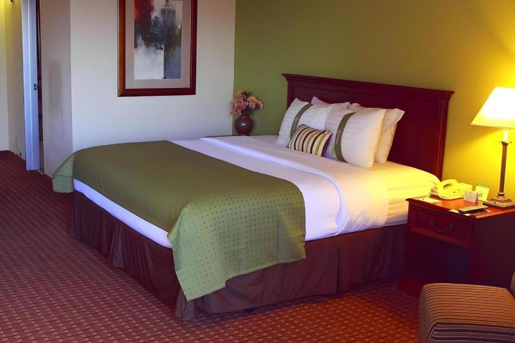 Garden Plaza Hotel Saddle Brook Extérieur photo