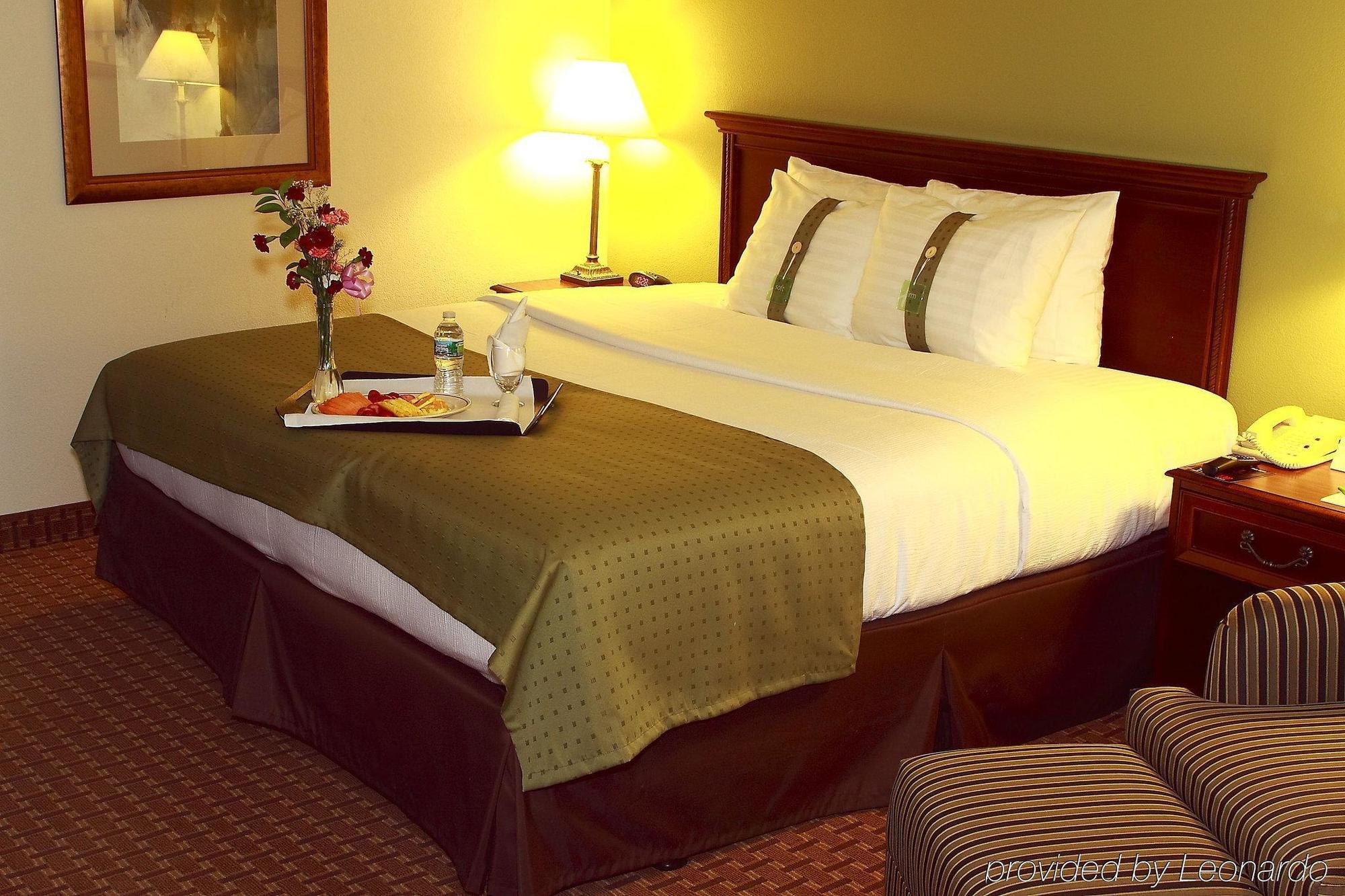 Garden Plaza Hotel Saddle Brook Chambre photo