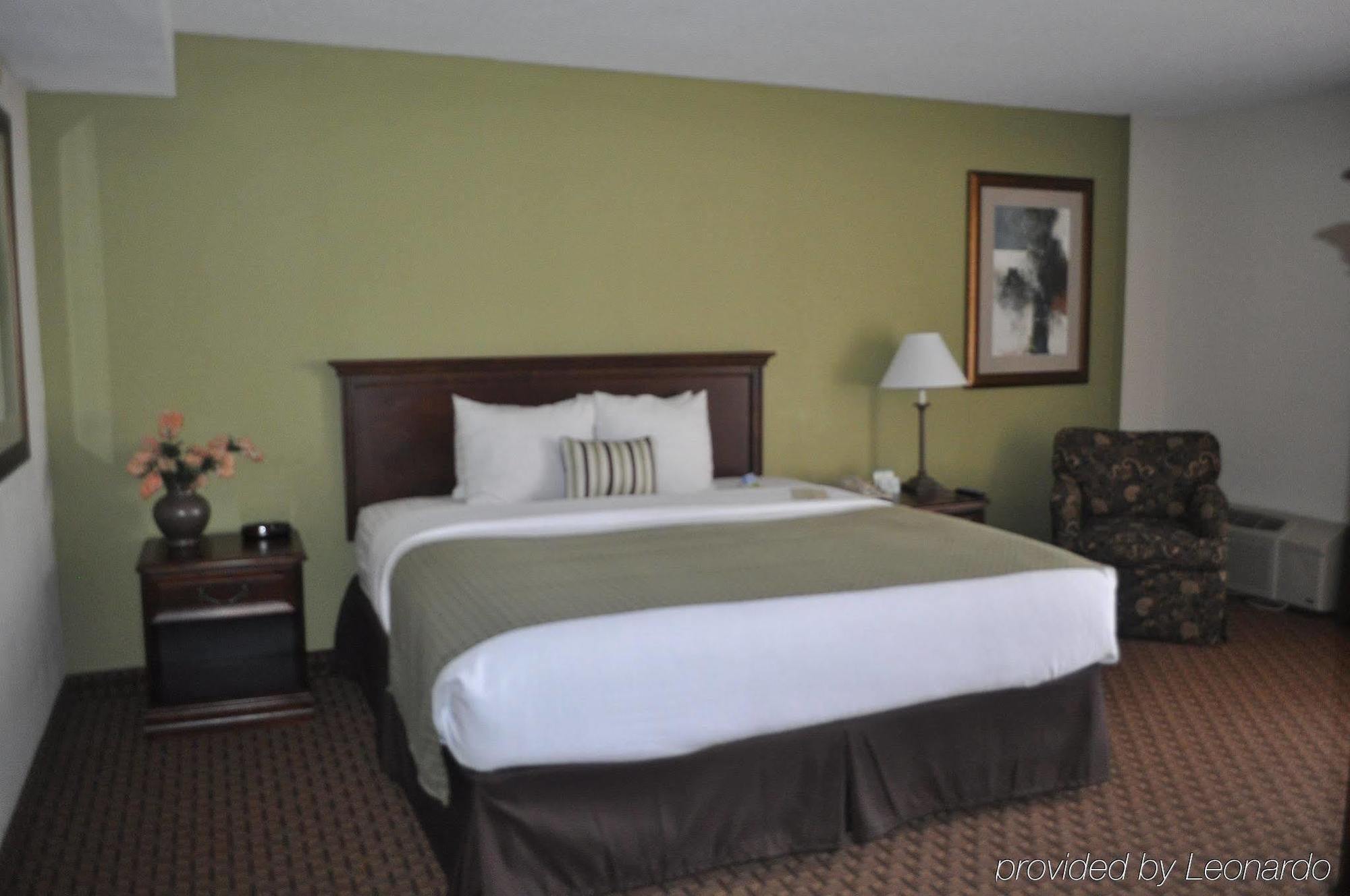 Garden Plaza Hotel Saddle Brook Chambre photo