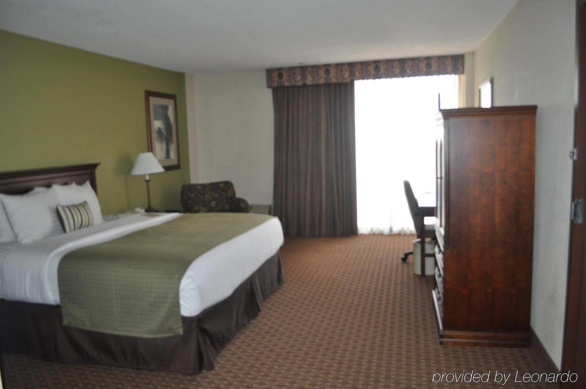 Garden Plaza Hotel Saddle Brook Chambre photo